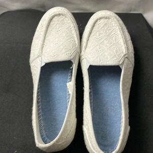 CORAL BAY MOZIE WOMENS SIZE 8 WHITE EYELET SLIP ON LOAFER COMFORT SHOE CLEAN